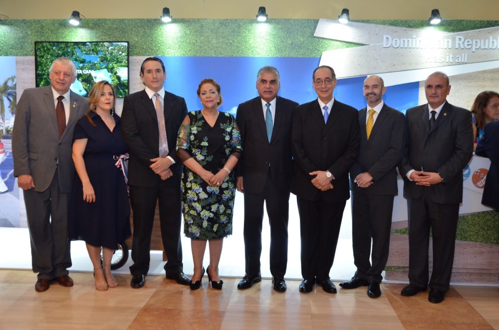bolsa turística del caribe luis felipe aquino y luisa de aquino, junto a autoridades del mitur, cotal y coltur en la apertura de la btc 2019.