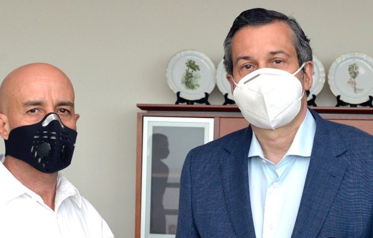 Gerónimo Abreu, encargado del Programa Nacional de Manejo del Fuego, y Orlando Jorge Mera, ministro de de Medio Ambiente.