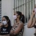 El subsidio fue aprobado por el Parlamento en marzo pasado por valor de 600 reales (unos US$120) y concedido a cerca de 70 millones de personas, incluidos trabajadores informales y a aquellos que ya no tenían o perdieron sus empleos por la pandemia. | Antonio Lacerda, EFE.