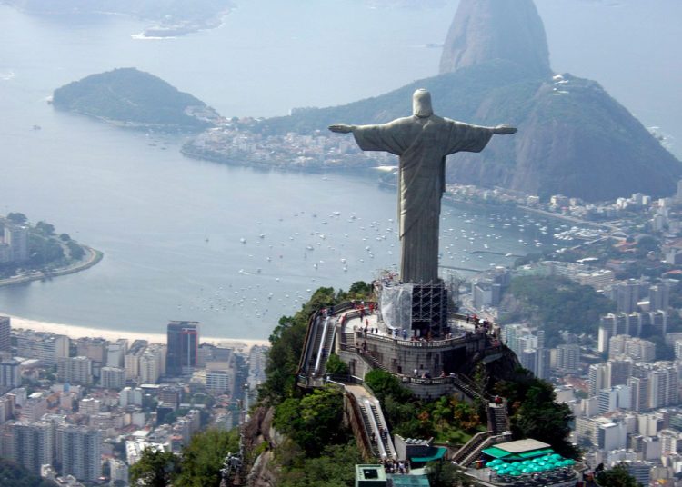 Brasil, junto con Ecuador, está entre las economías con mayor déficit fiscal de América Latina.