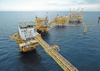 El precio del Brent sigue sin bajar de los US$90 después de que la pasada semana, la OPEP+, liderada por Arabia Saudí y Rusia, decidiera dejar sin cambios la actual oferta de petróleo del cártel.