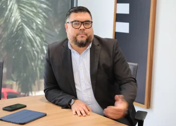 Atrás quedó el modelo de liderazgo de los años 70 y 80, donde el jefe se limitaba a dar instrucciones y supervisar.