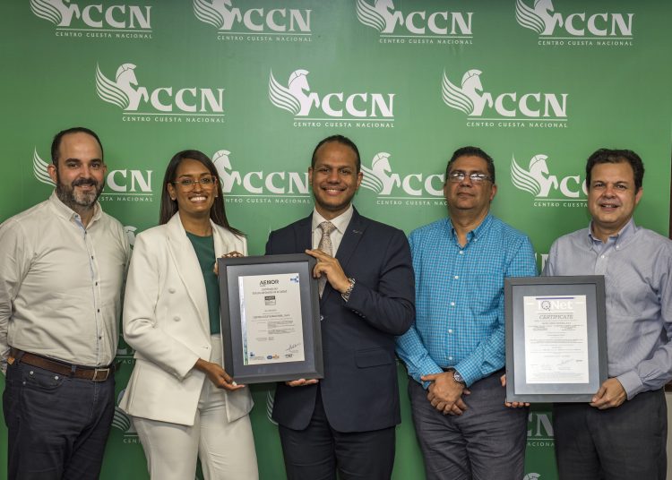 Joan Durán, Patricia Puello, Ariel Espejo Combes, Juan Collado y Carlos Cantisano