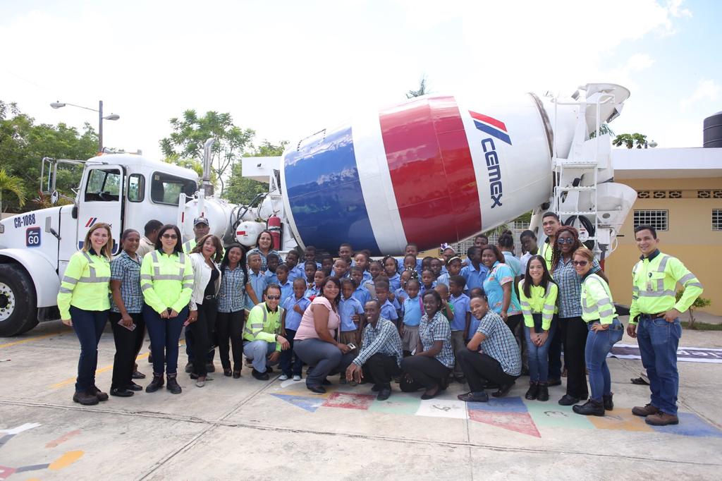 cemex dominicana inaugura escuela segura