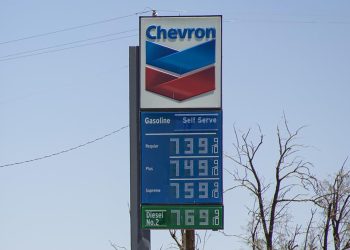 La venta supone avanzar en los planes previamente anunciados de Chevron de desinvertir activos por valor de entre US$10,000 y US$15,000 millones para 2028 con el fin de optimizar su cartera energética global.