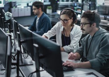 La ciberseguridad y la adopción de inteligencia artificial figuran entre los principales desafíos empresariales.