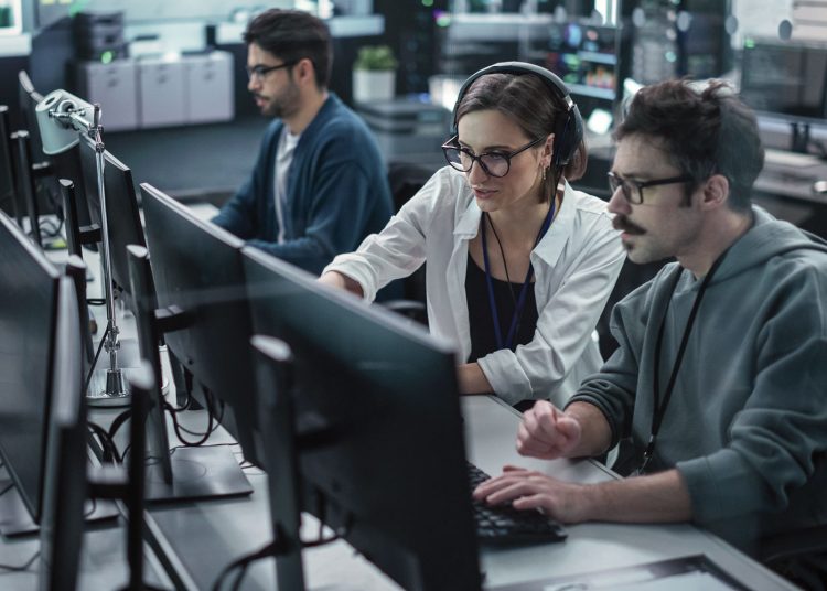 La ciberseguridad y la adopción de inteligencia artificial figuran entre los principales desafíos empresariales.