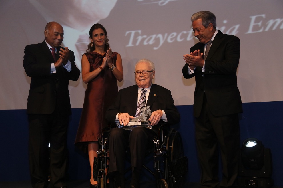 conep homenaje a manuel grullón