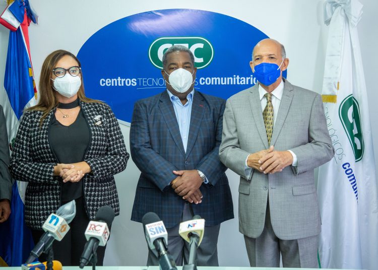 Torres fue designado por el presidente de la República, Luis Abinader, junto a otros funcionarios mediante el decreto 501-20 y posesionado por el coordinador del Gabinete de Política Social, Tony Peña.