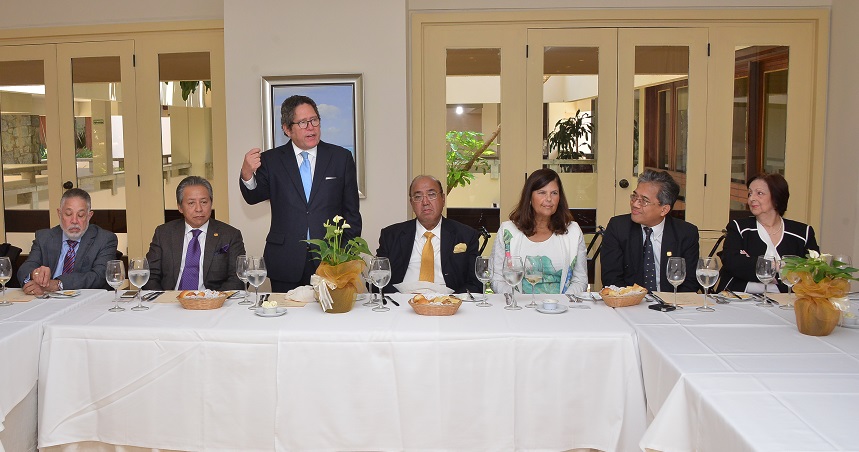El canciller Anifah Aman fue recibido por Mesa Redonda de los Países de la Mancomunidad en República Dominicana.