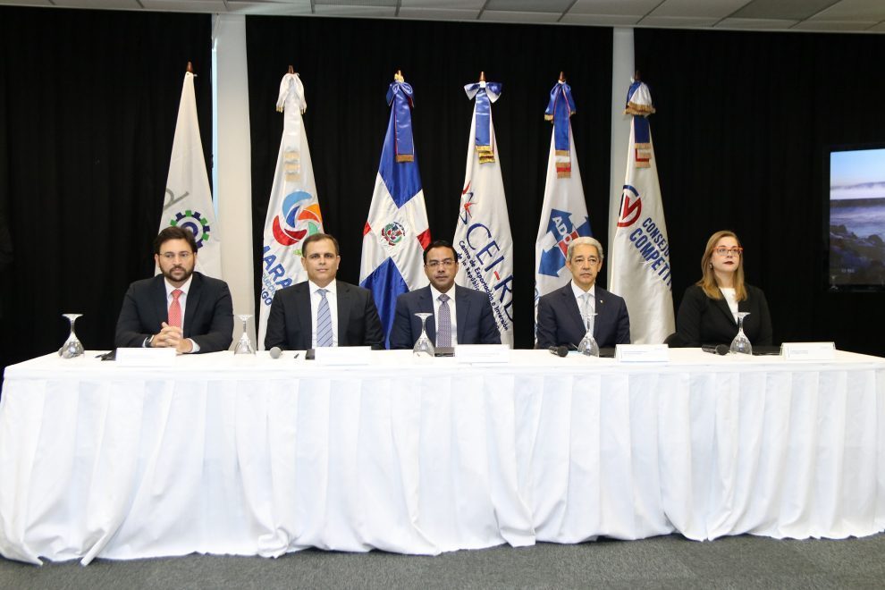 carlos rodríguez, jochi vicente, marius de león, luis concepción y laura del castillo.