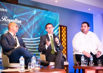 Sicard, durante su participación en el foro, dijo que los fondos de inversión han consolidado su papel como actores clave en el impulso del turismo.