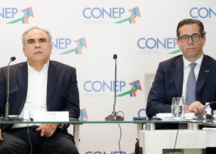 Celso J. Marranzini, presidente del CONEP, y César Dargam, vicepresidente ejecutivo del CONEP. - Fuente externa.