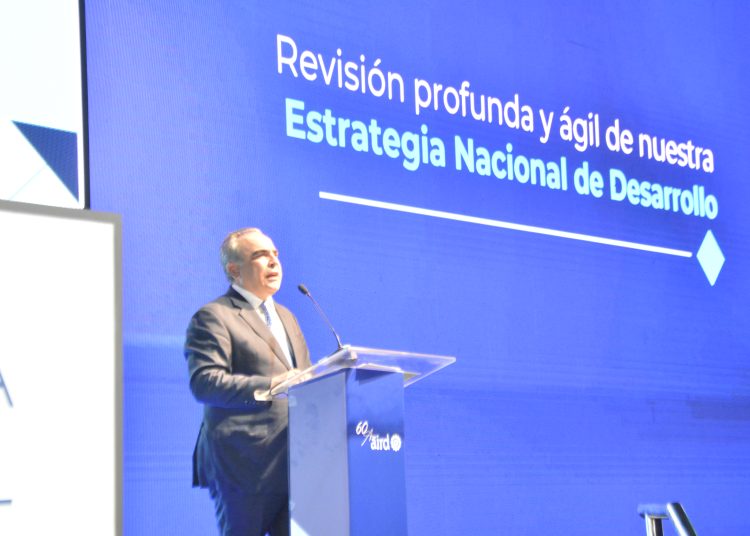 El presidente saliente de la Asociación de Industrias, Celso Juan Marranzini. | Lésther Álvarez.