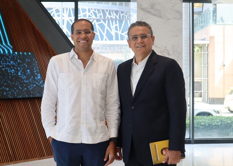 Cesar Danilo Villanueva y César Villanueva