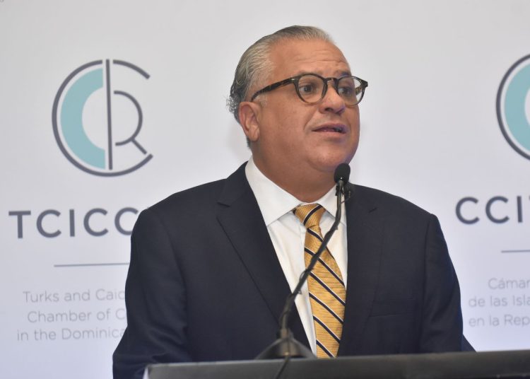 Presidente de la nueva Cámara de Comercio de las Islas Turcas y Caicos en RD, César José de los Santos.  Fuente externa.