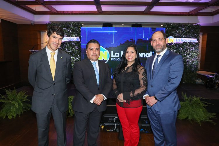César A. Páez Mendoza, Marvin Estuardo Escobar, Lena S. Ciccone Estrada y Rafael R. Dickson Morales