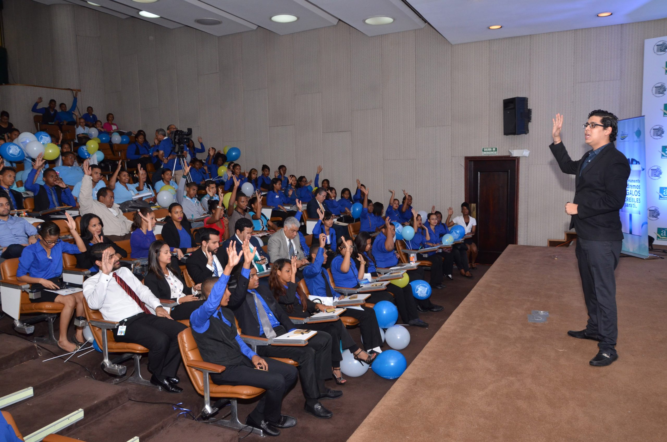 Banreservas y Nexus impulsan la educación financiera de los jóvenes.