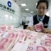 Con el dólar revalorizándose casi un 0.4% durante la jornada frente a la moneda China.