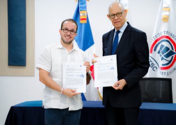 El convenio fue suscrito por el director ejecutivo de la TNR, Claudio Caamaño Vélez, y el rector del ITSC, José Ramón Holguín.