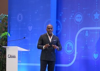 Expuso los desafíos que enfrentan los medios de comunicación en un escenario donde los cambios en el algoritmo de las redes sociales ha impactado su alcance.