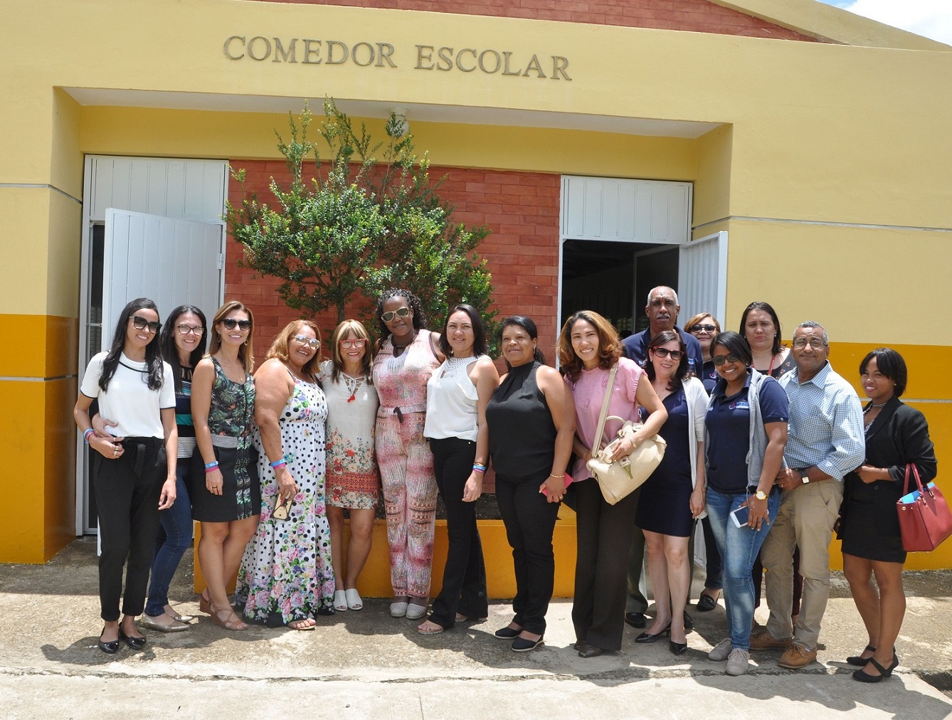 cocineras visitan escuela monte plata