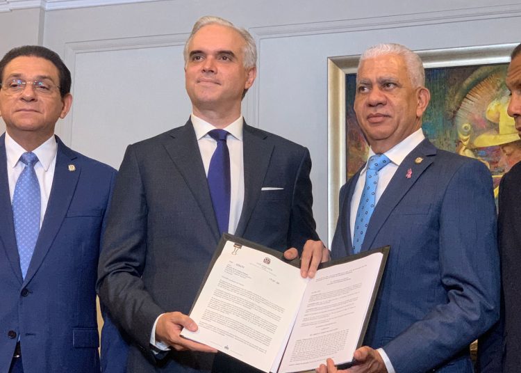 De Camps destacó que, la reforma procura ampliar derechos y mejorar las relaciones entre trabajadores y empleadores.