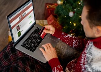 En noviembre, cuando muchas personas hicieron compras anticipadas de Navidad, se detectaron 146,535 correos de spam relacionados con ventas estacionales.