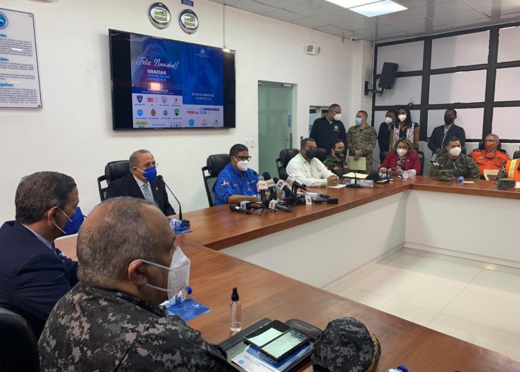 Las autoridades del COE y Salud Pública durante la rueda de prensa en la que dieron a conocer el protocolo que seguirá el operativo "Compromiso por la Vida, Navidad Segura 2020". | Fuente externa.