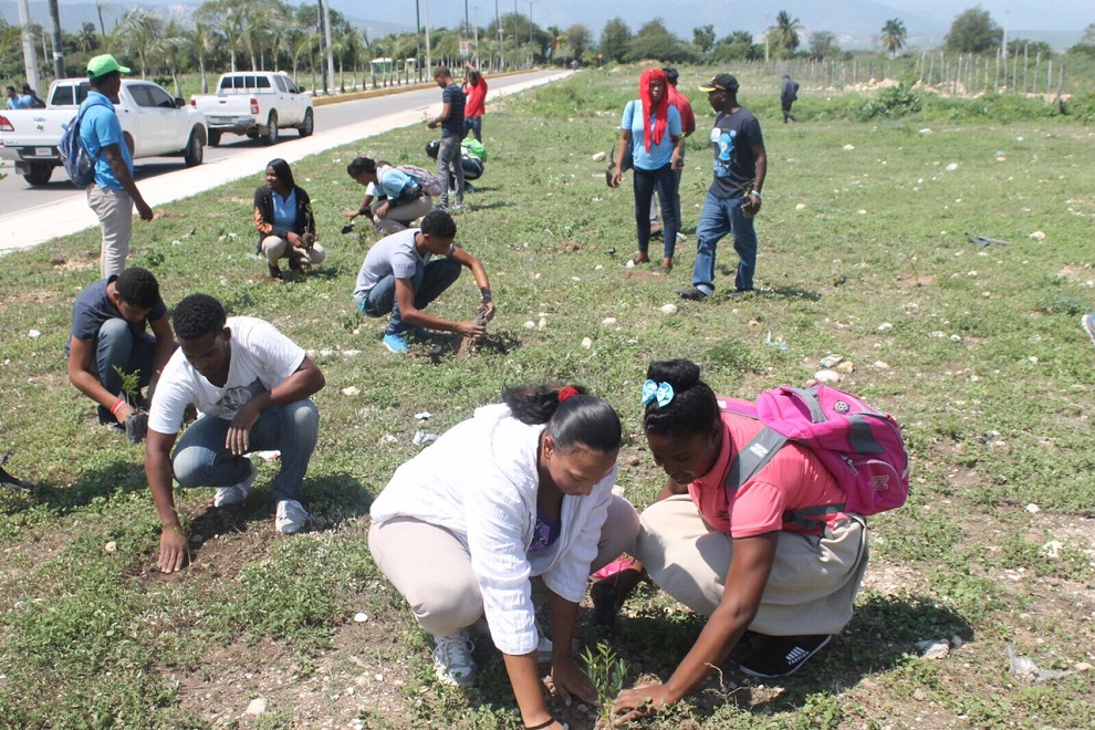 comunitarios nuevo boca de cachón sumados a labores de reforestación de cdeee