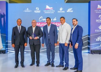Representantes del gobierno local y entidades estatales participan en la Semana del Municipalismo Dominicano.