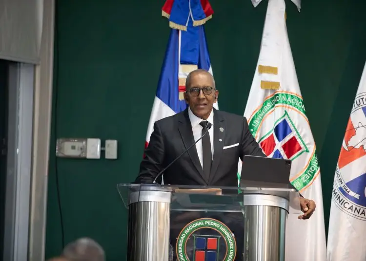 El contralor hizo estas declaraciones durante la conferencia magistral titulada "Contraloría y Transparencia: El contador como pilar del control gubernamental".