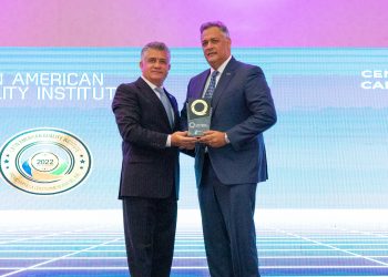 Manuel Genao, Presidente de la División Proyectos del Grupo Estrella agradeció el reconocimiento de una gestión fundamentada en la calidad
