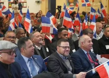 La actividad se llevó a cabo en la Escuela Juan Pablo Duarte, ubicada en el Alto Manhattan, con el objetivo de resaltar los valores de libertad, justicia y democracia promovidos por el fundador de la nacionalidad dominicana.