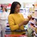En medio de la decisión de reducir sus gastos, los consumidores valoran la calidad del servicio que reciben de una marca. | Shutterstock.