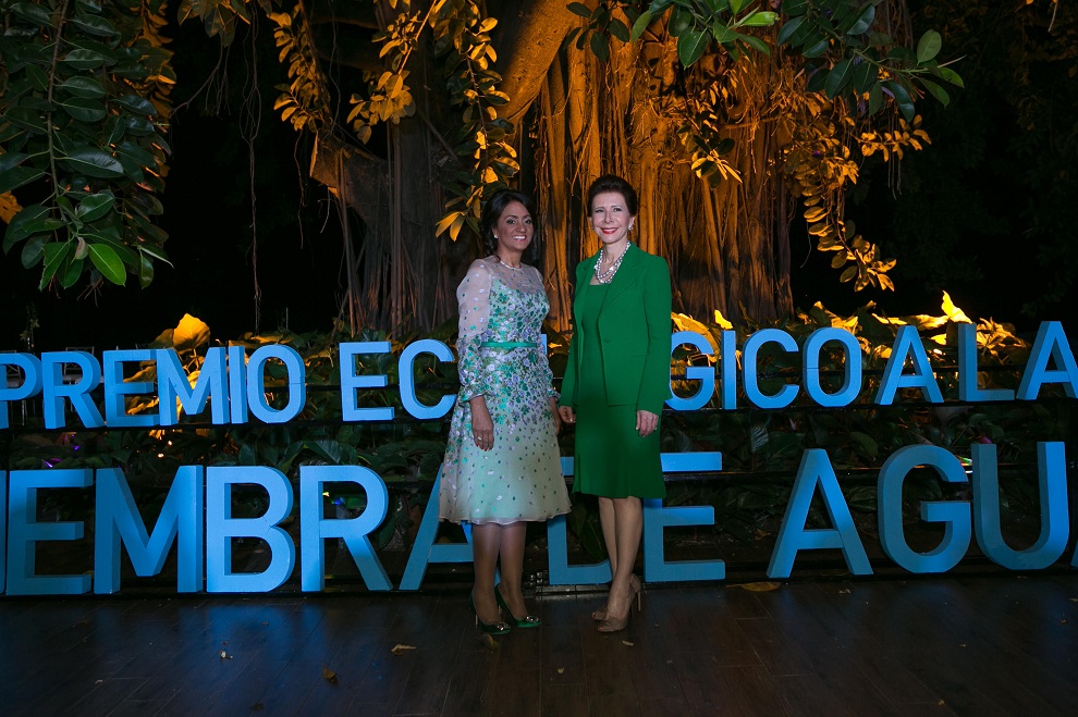 cándida montilla de medina y melba segura de grullón.