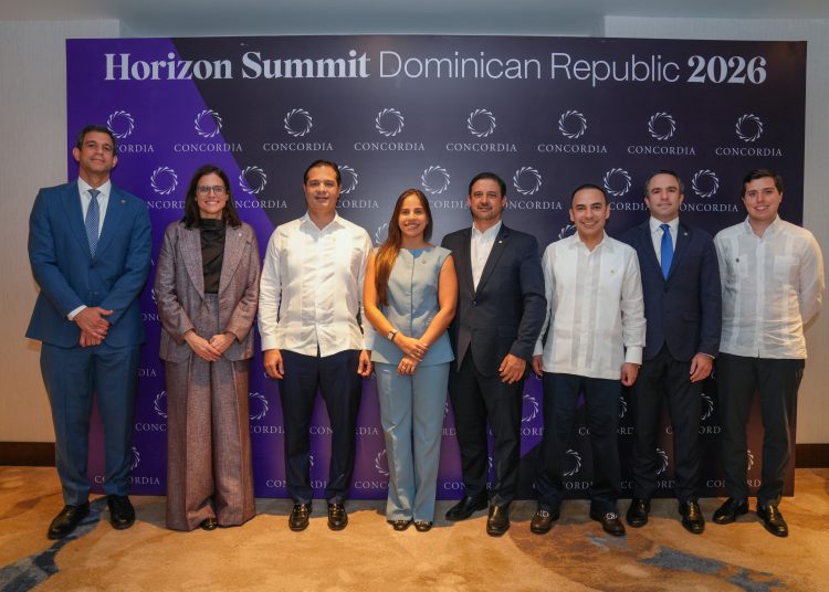 Luis Javier Jiménez, Beatriz Sousa, Robinson Bou, Gabriela Medina, Richard Lueje, Francisco García, Joan Mendoza y Oscar Bogaert.