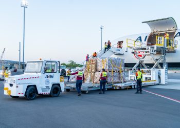 as aeronaves cargueras que arriben a Punta Cana tendrán que abastecerse de combustibles. - Fuente externa.