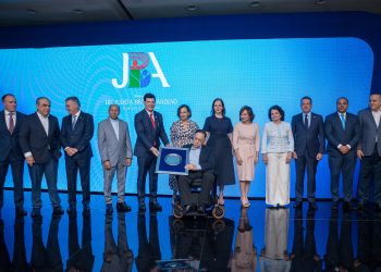 Cada institución galardonada recibió un premio de RD$1,250,000.