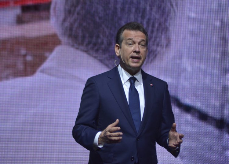 El ministro de Industira, Comercio y Mipymes (MICM), Víctor Bisonó, durante su alocución en la actividad "Todos somos industria". | Lésther Álvarez.
