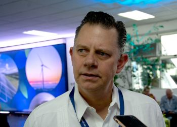 Funcionario de Guatemala en la Cumbre Empresarial.