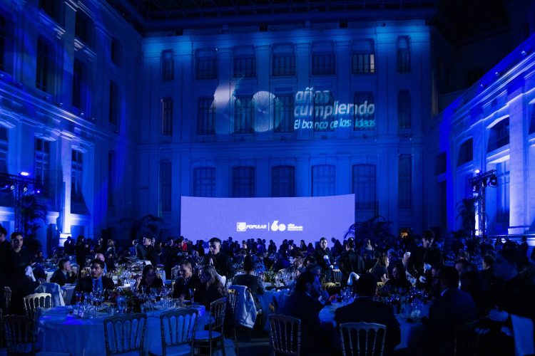 El Palacio de Cibeles recibió a los más de 400 invitados a esta cena.