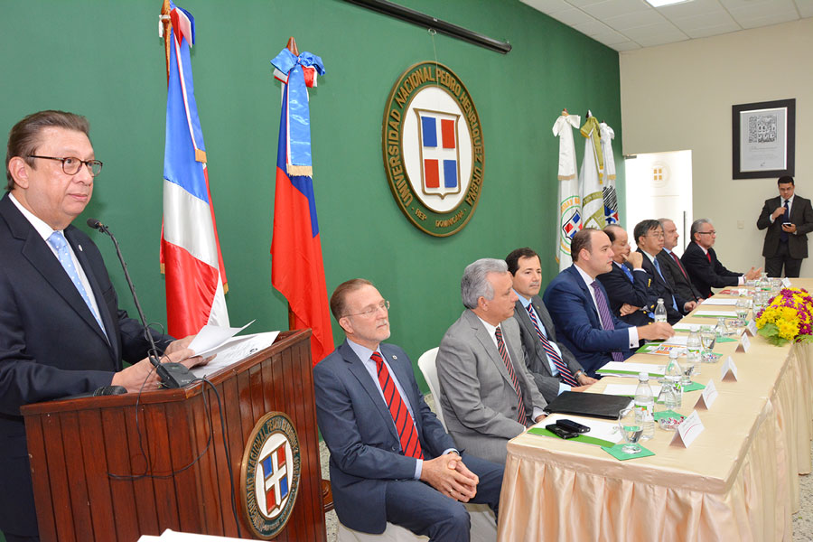 El rector de la UNPHU, Miguel Fiallo Calderón, durante la apertura del Centro Pymes en esa casa de estudios superiores. | Gabriel Alcántara