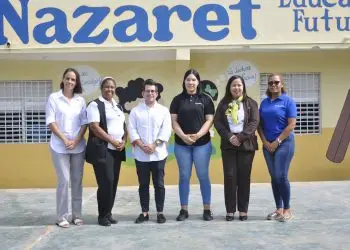 Así mismo, a la entrega asistió una amplia representación del personal de Hospiten Bávaro.- Fuente externa.