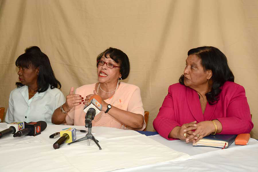 Altagracia Arias, Maritza Chireno; Pta. de Fetralcos  y Rafaela Figuereo.  Federación de Trabajadores Latinoamericano / LÉSTHER ÁLVAREZ