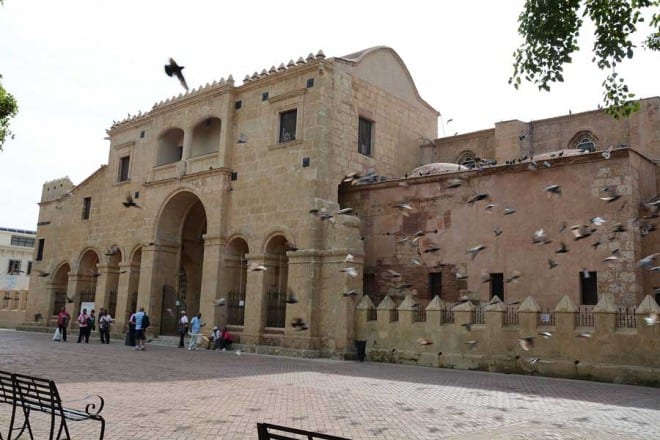 El gobierno ejecuta un plan de remozamiento en   la Ciudad Colonial con miras a atraer más turistas. /LÉSTHER ÁLVAREZ