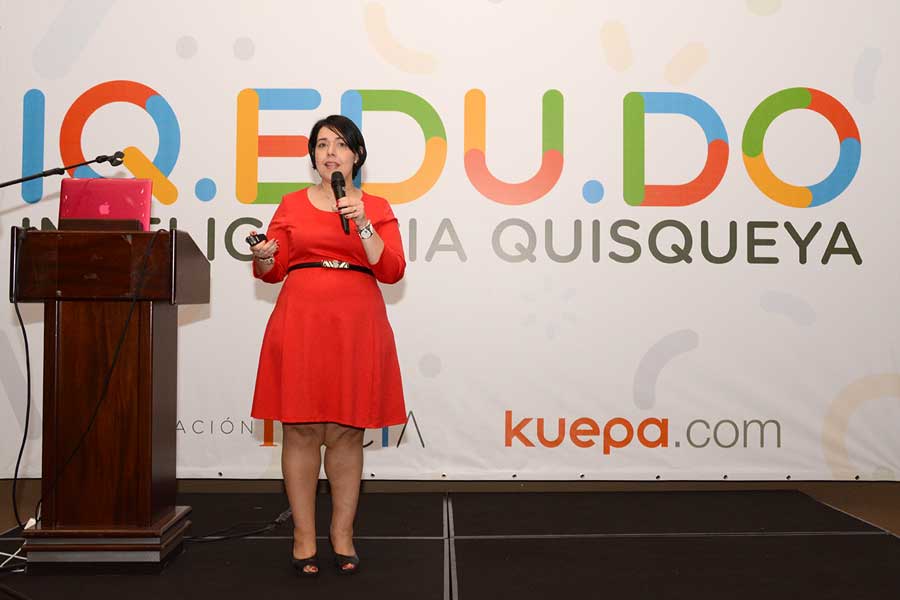 Angélica Español durante el lanzamiento de la plataforma digital Inteligencia Quisqueya.