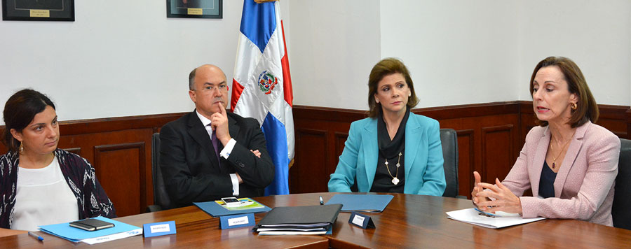 Rosario Ortiz, Francisco Domínguez Brito, Elena Viyella Paliza y Flora Montealegre Painter./GABRIEL ALCÁNTARA.