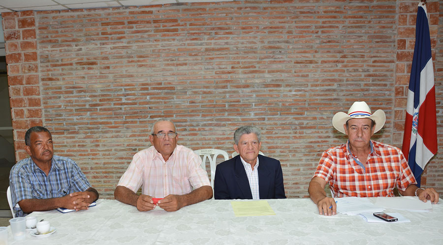 Los productores de Peravia reclaman justa distribución del agua. /GABRIEL ALCÁNTARA.