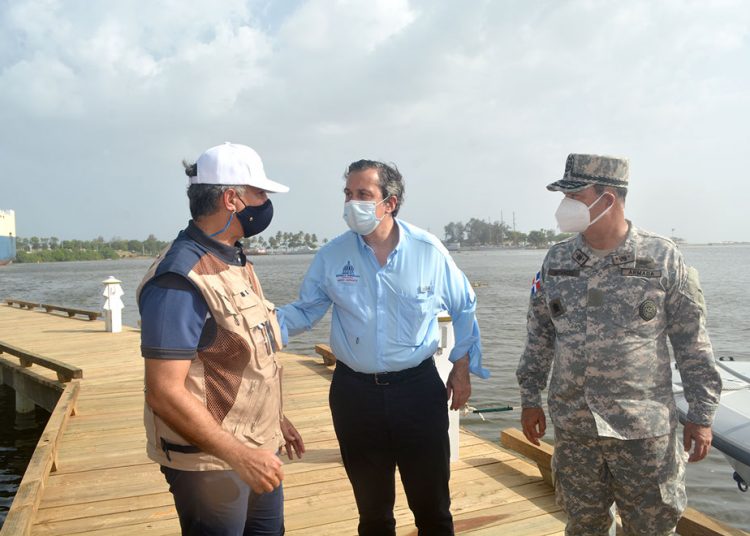 La visita se planteó la necesidad de que sea reactivada la Comisión Presidencial Ozama-Isabela.  /Lésther Alvarez